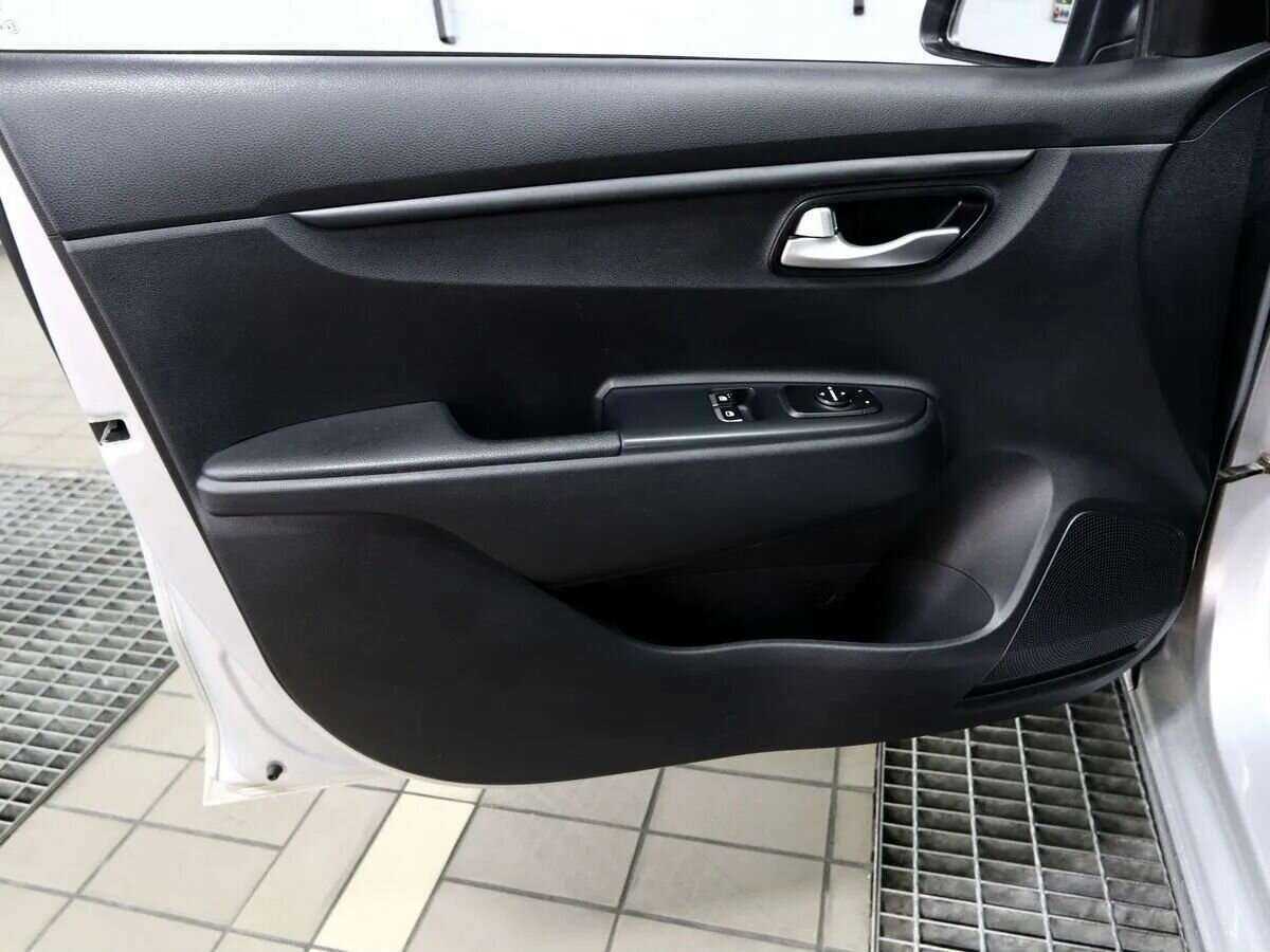 Б/У Киа Рио 2021 года. Фото: #6