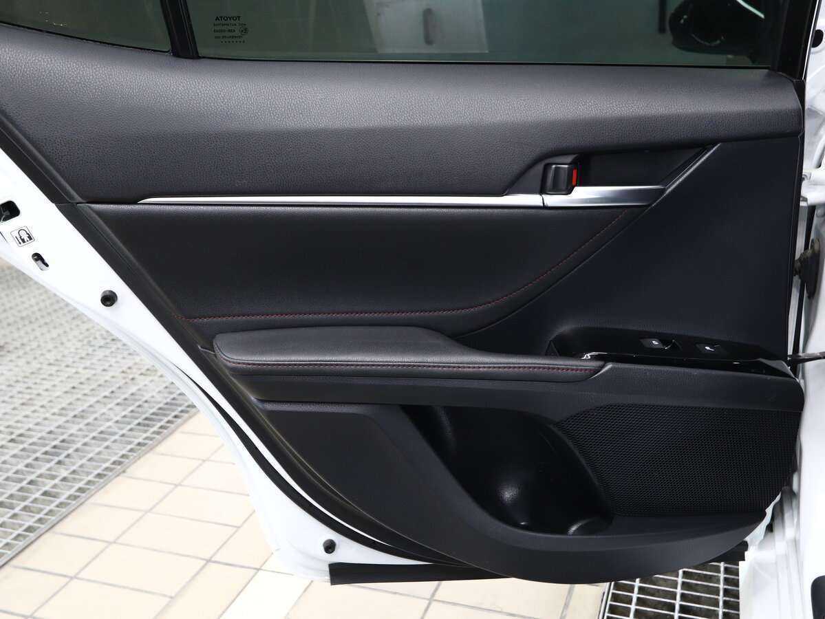 Toyota Camry 2020 года с пробегом. Фото: #8