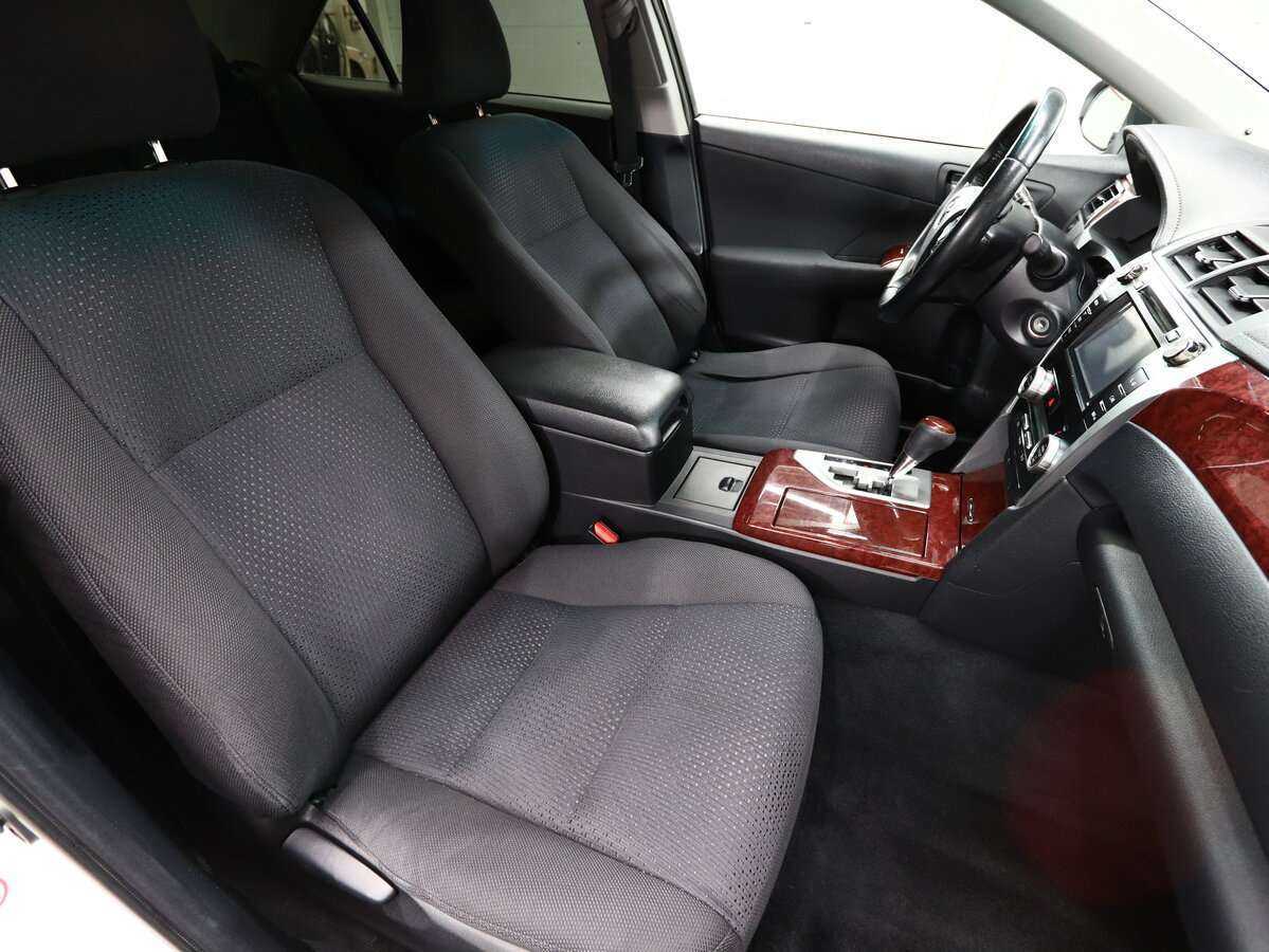 Б/У Тойота Камри 2013 года. Фото: #13