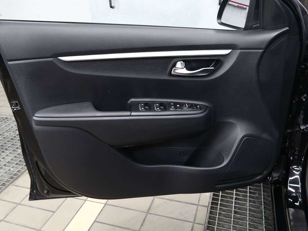 Б/У Киа Рио 2021 года. Фото: #3