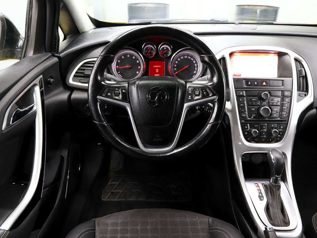 Б/У Опель Астра 2014 года. Фото: #11