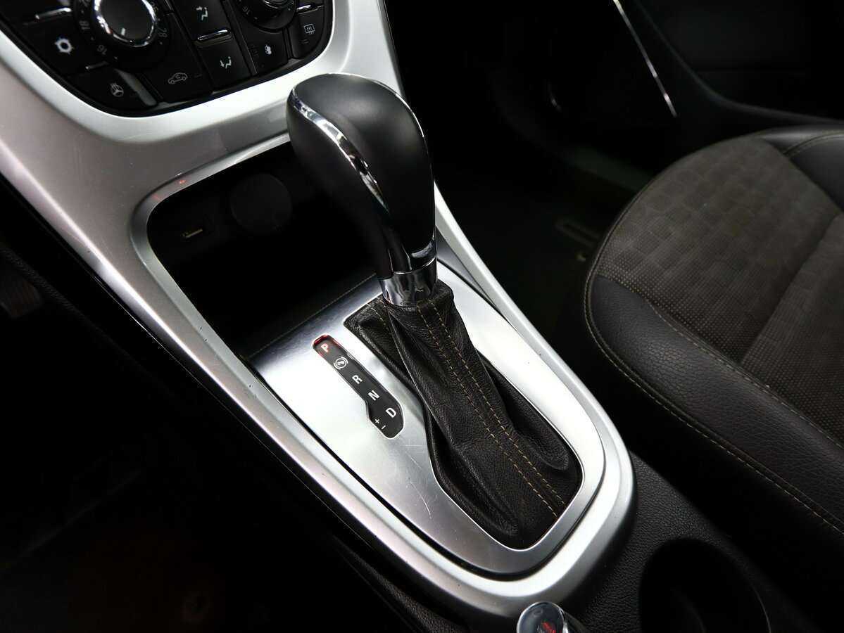 Б/У Опель Астра 2014 года. Фото: #16