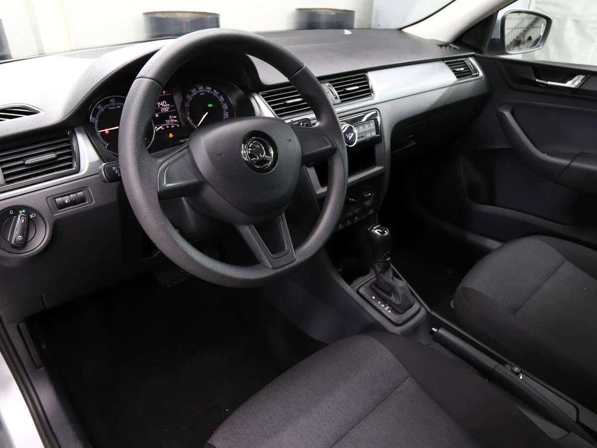 Б/У Шкода Рапид 2018 года. Фото: #4