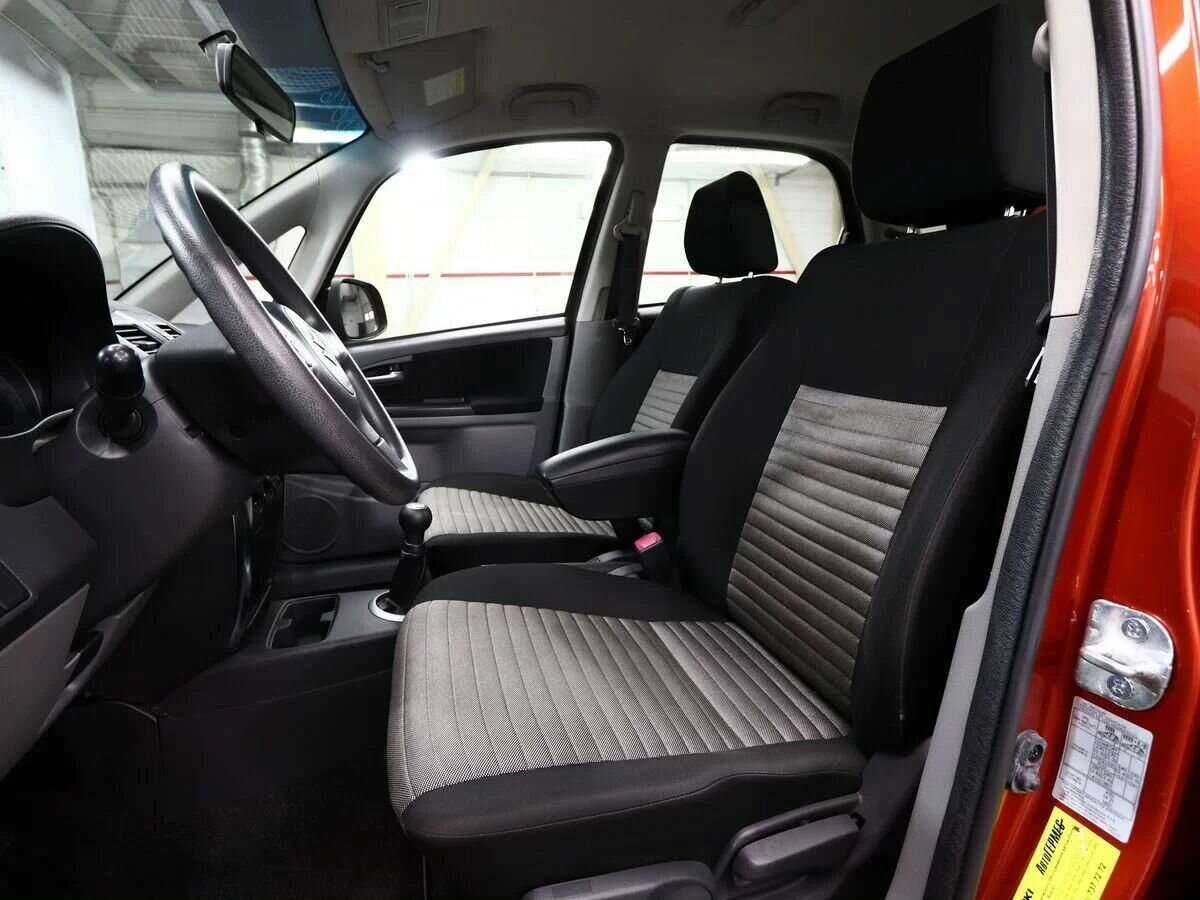 Б/У Сузуки С-Икс4 2013 года. Фото: #9