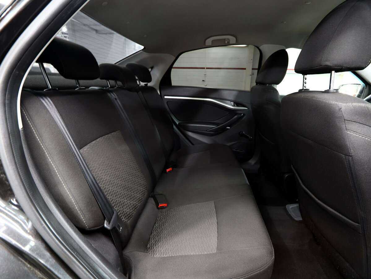 Б/У Лада (ВАЗ) Веста 2015 года. Фото: #13