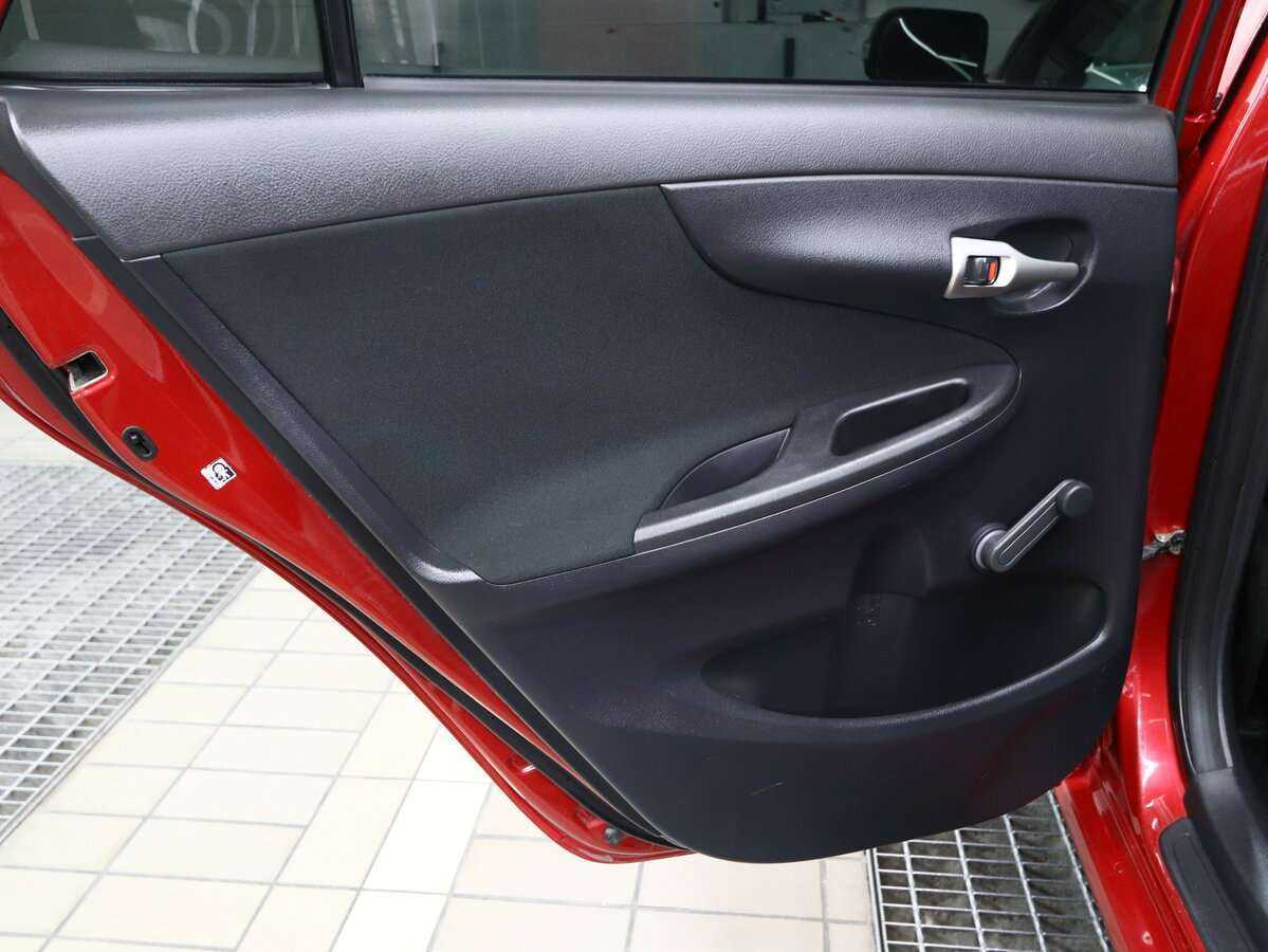 Б/У Тойота Королла 2012 года. Фото: #8