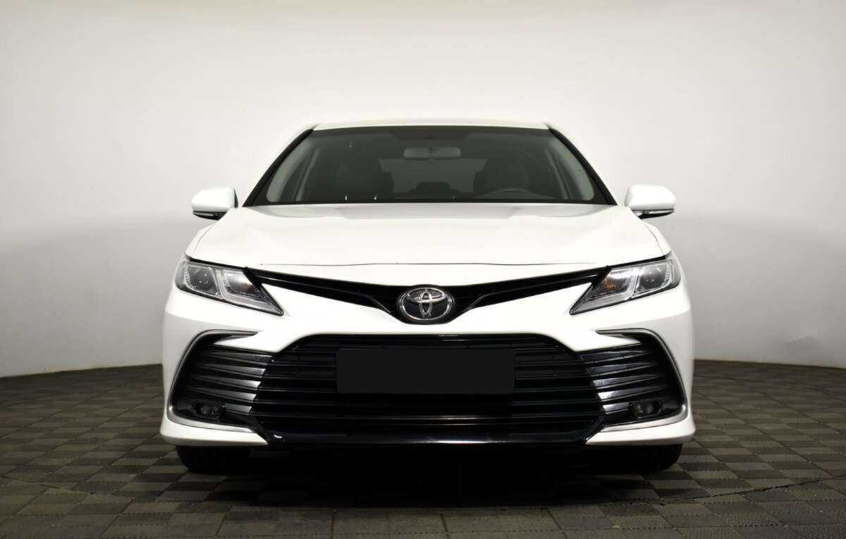 Toyota Camry 2021 года с пробегом. Фото: #1