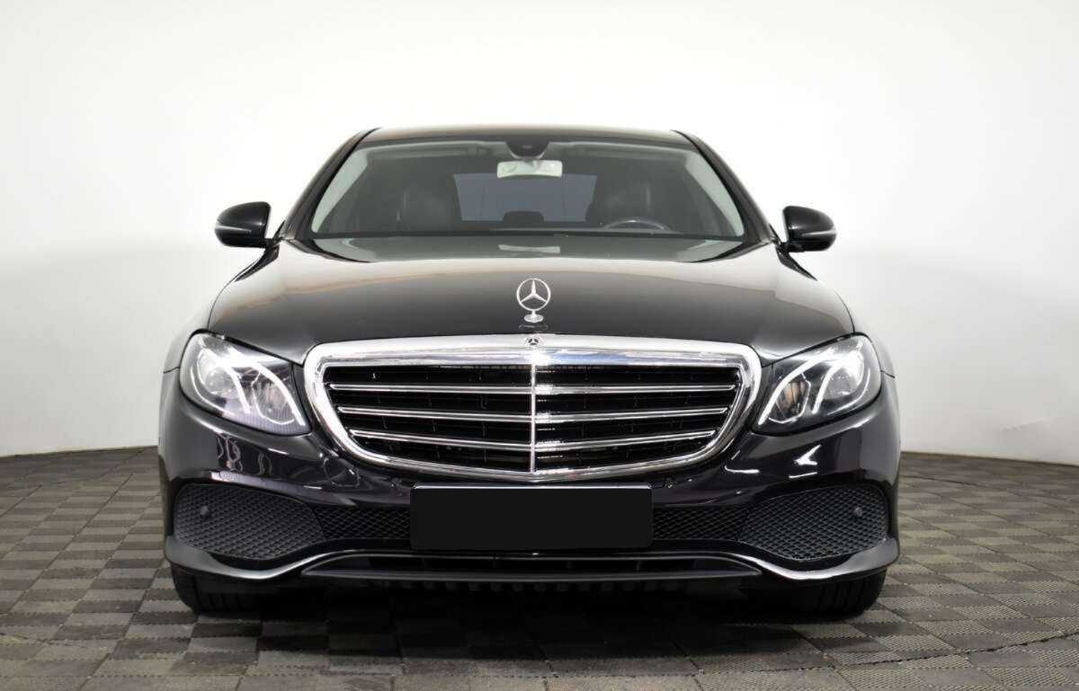 Mercedes-Benz E-Класс 2018 года с пробегом. Фото: #1