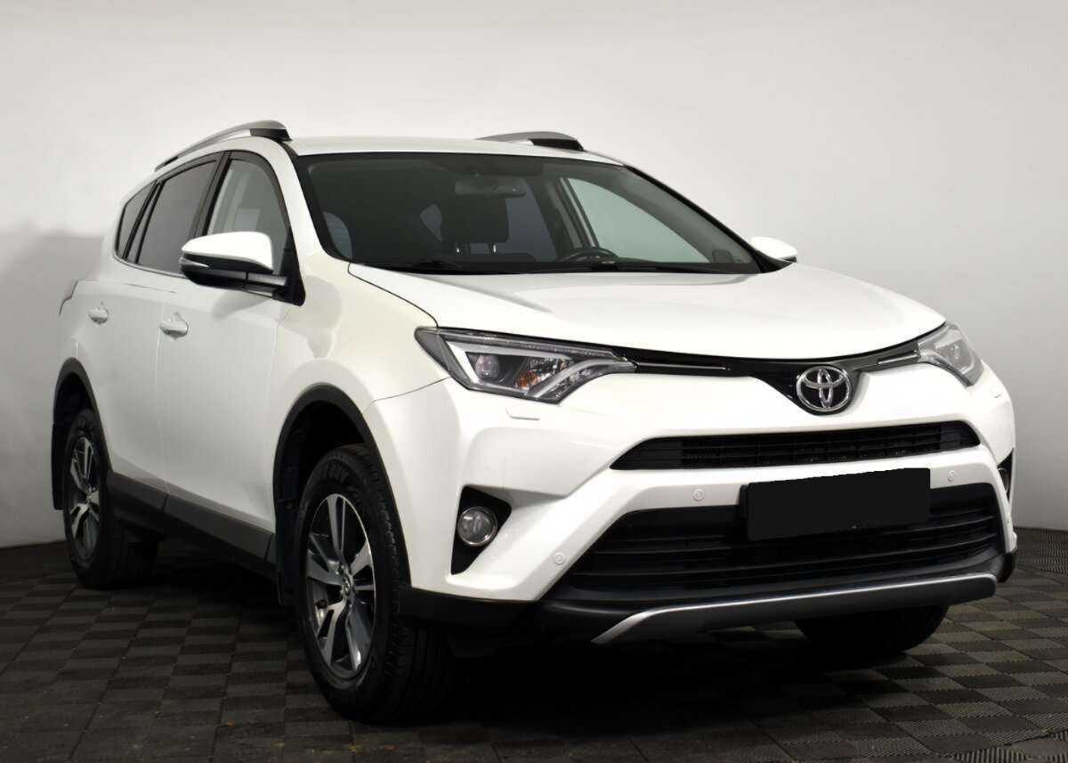 Toyota RAV4 2019 года с пробегом. Фото: #2