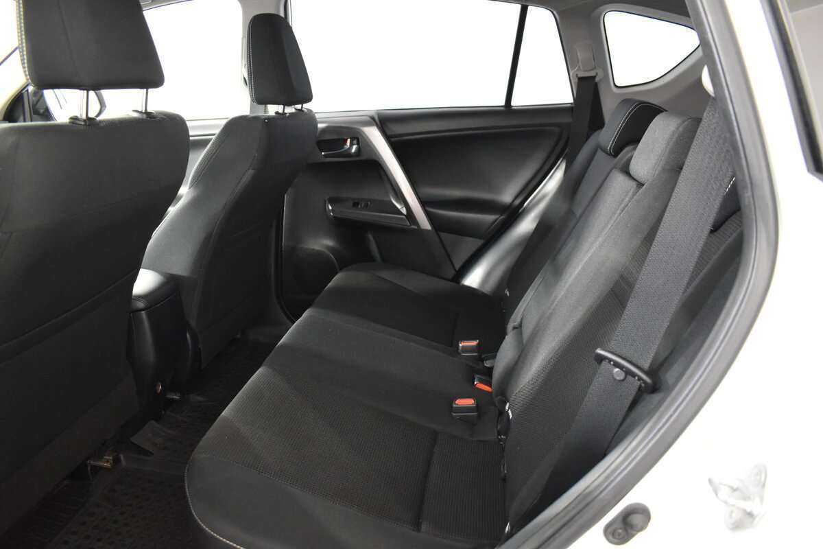 Toyota RAV4 2019 года с пробегом. Фото: #6