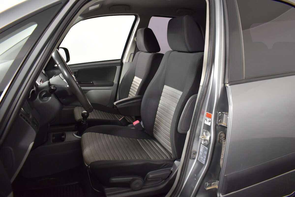 Б/У Сузуки С-Икс4 2013 года. Фото: #6