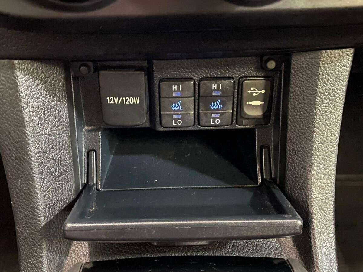 Б/У Тойота Королла 2014 года. Фото: #13