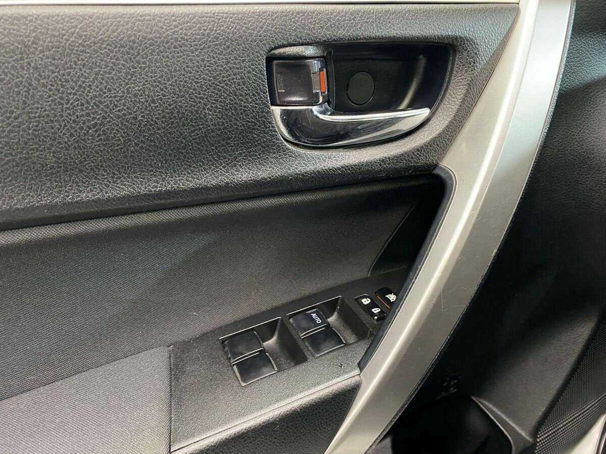 Б/У Тойота Королла 2014 года. Фото: #15