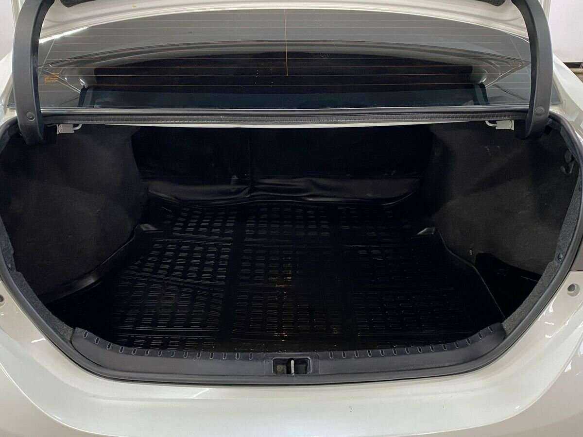 Б/У Тойота Королла 2014 года. Фото: #16