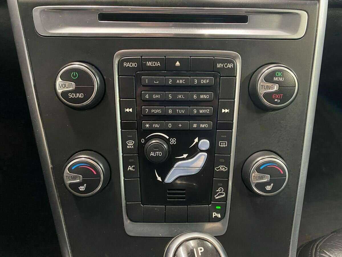 Б/У Вольво ИксЦ60 2013 года. Фото: #14