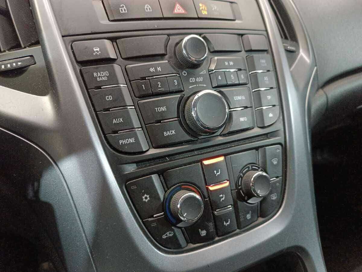 Б/У Опель Астра 2013 года. Фото: #13