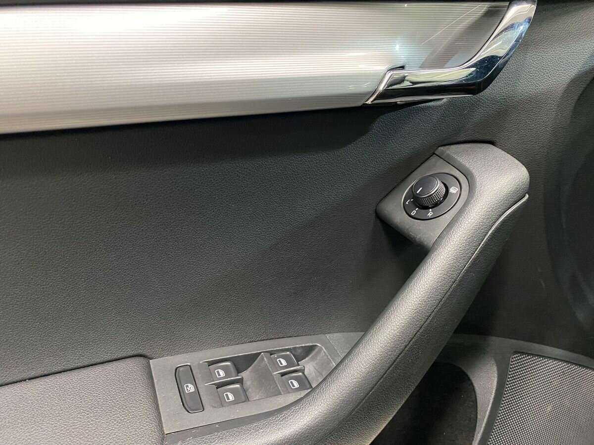 Б/У Шкода Октавия 2013 года. Фото: #15