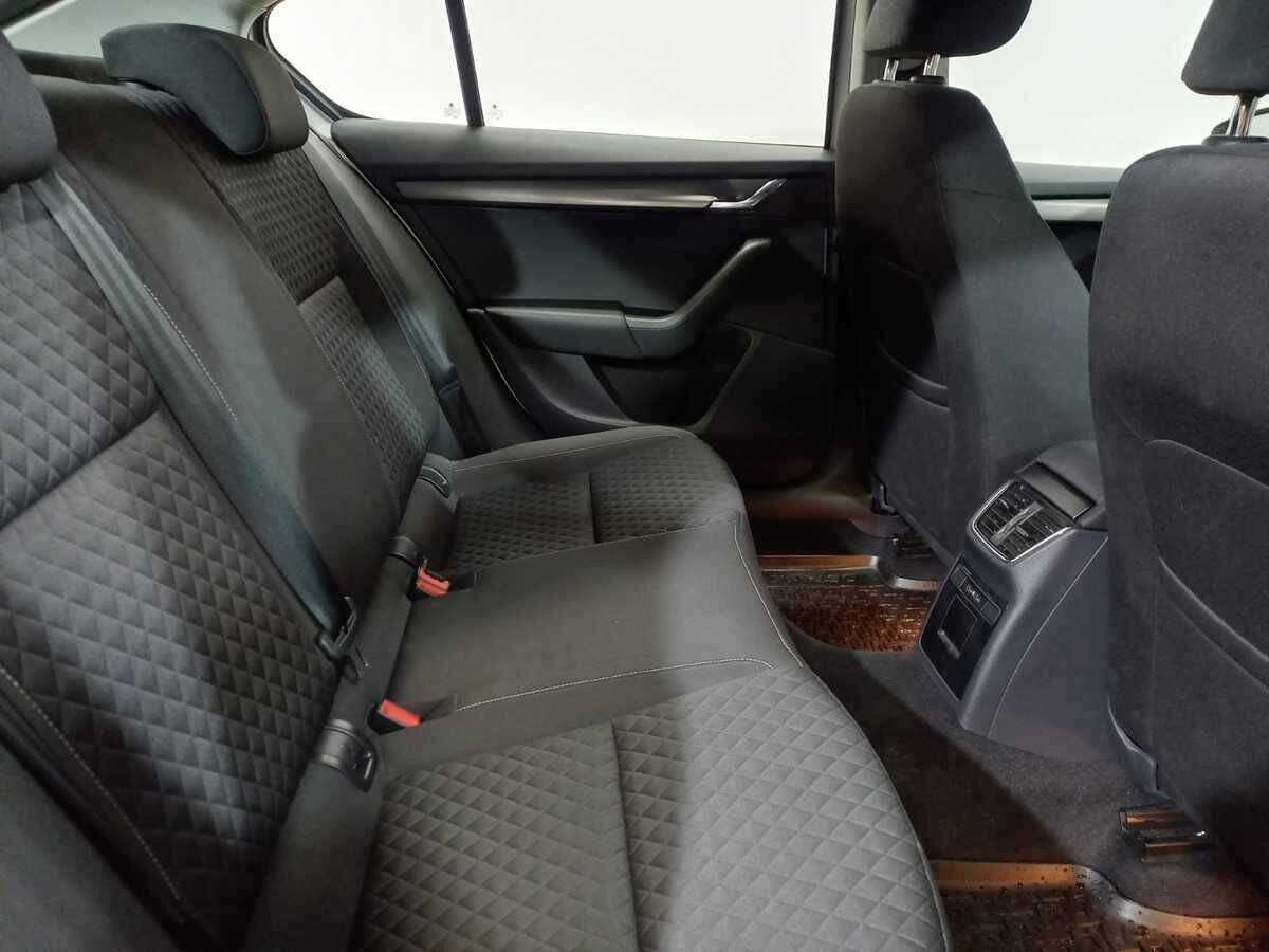 Б/У Шкода Октавия 2018 года. Фото: #10