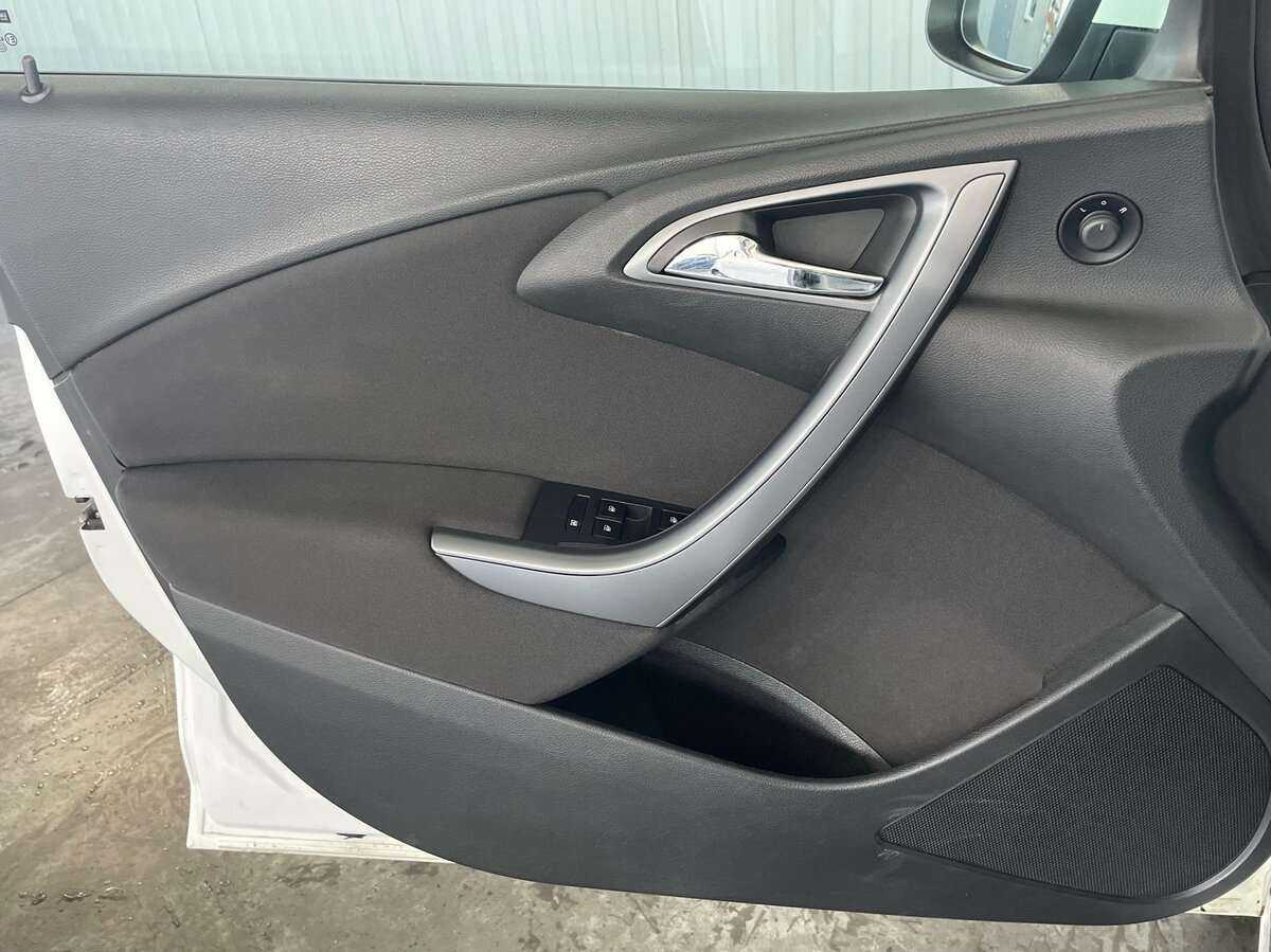 Б/У Опель Астра 2012 года. Фото: #19