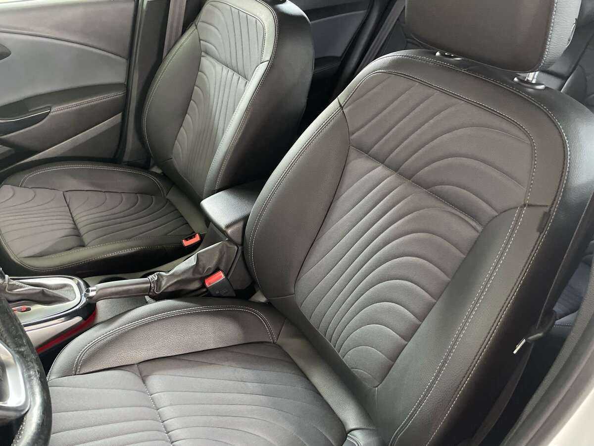 Б/У Опель Астра 2014 года. Фото: #11