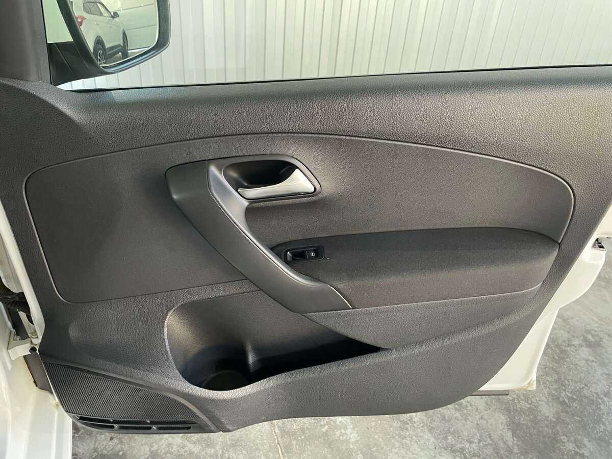 Б/У Фольксваген Поло 2018 года. Фото: #18