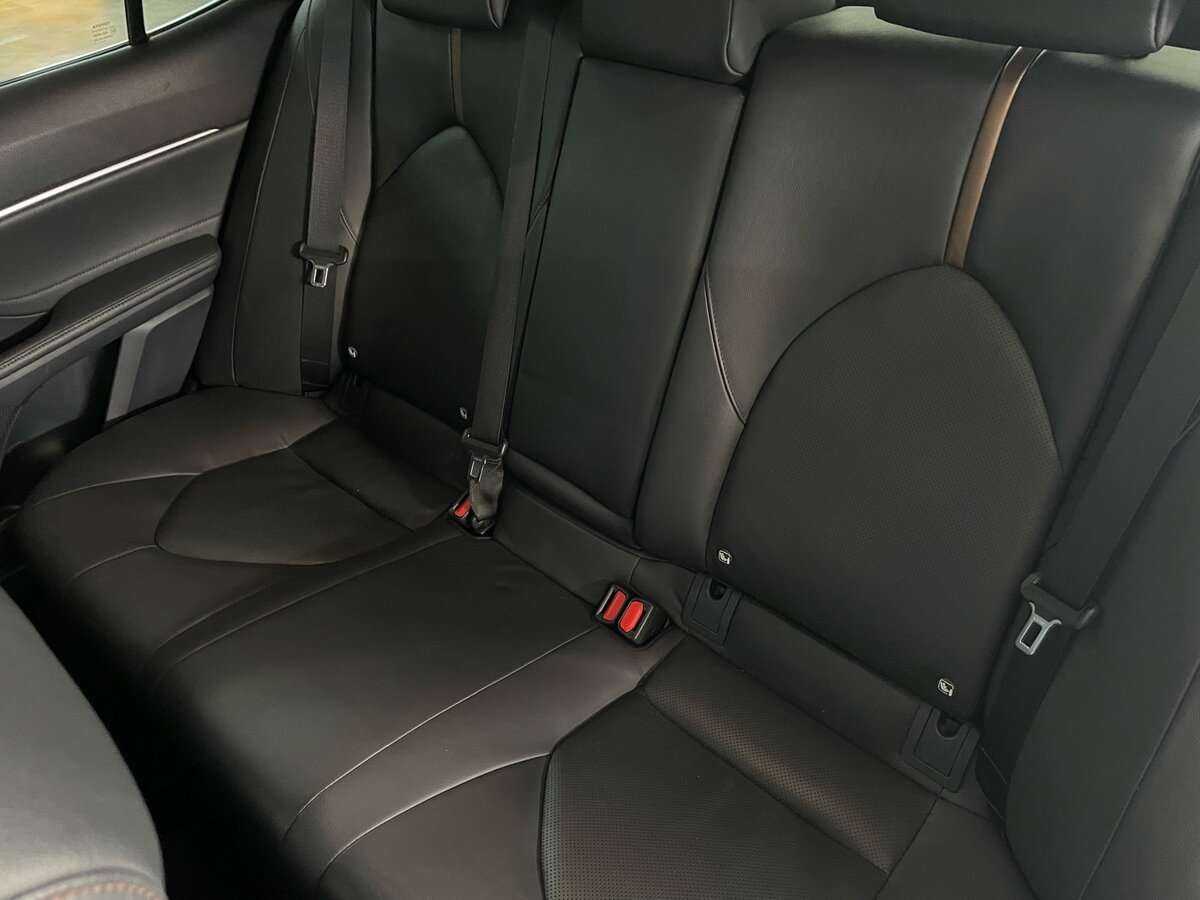 Toyota Camry 2018 года с пробегом. Фото: #19