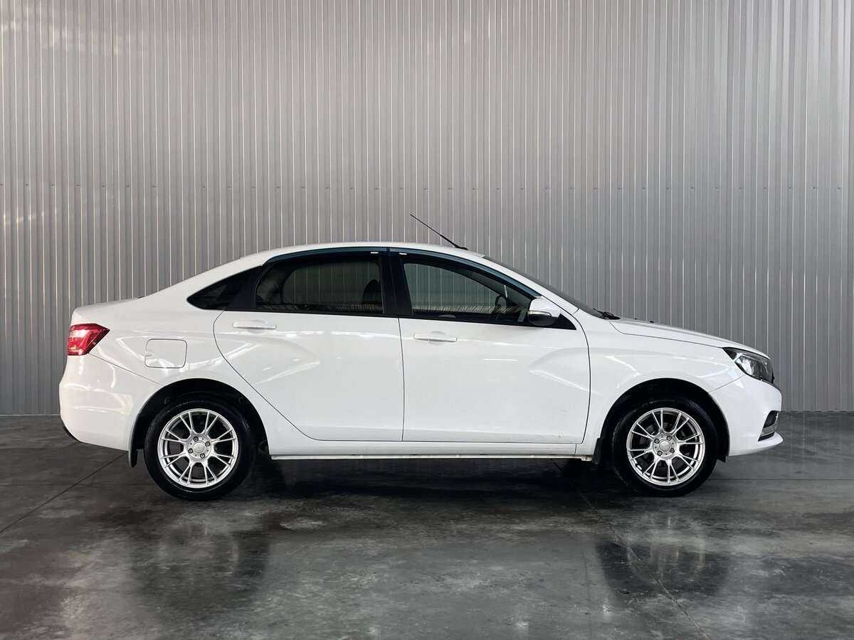 Б/У Лада (ВАЗ) Веста 2017 года. Фото: #3