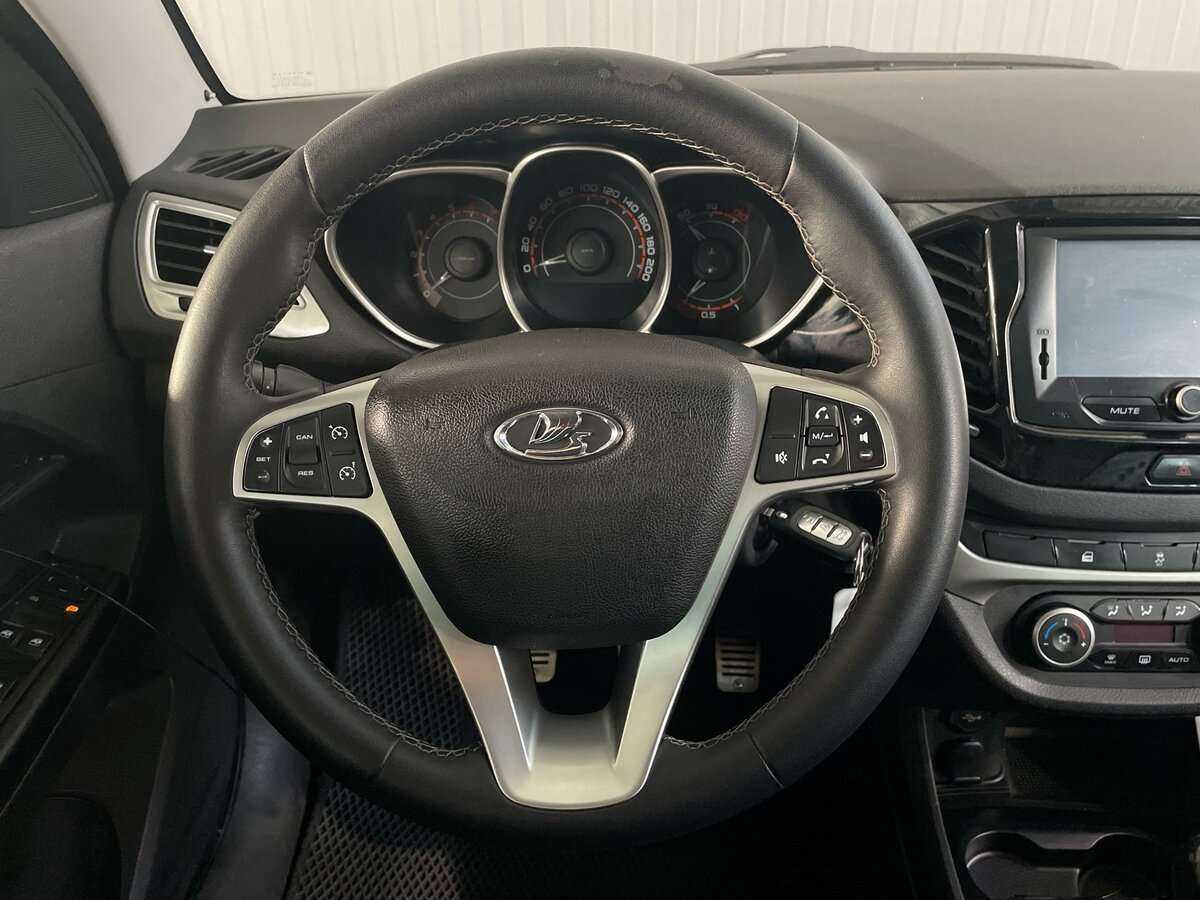 Б/У Лада (ВАЗ) Веста 2017 года. Фото: #9