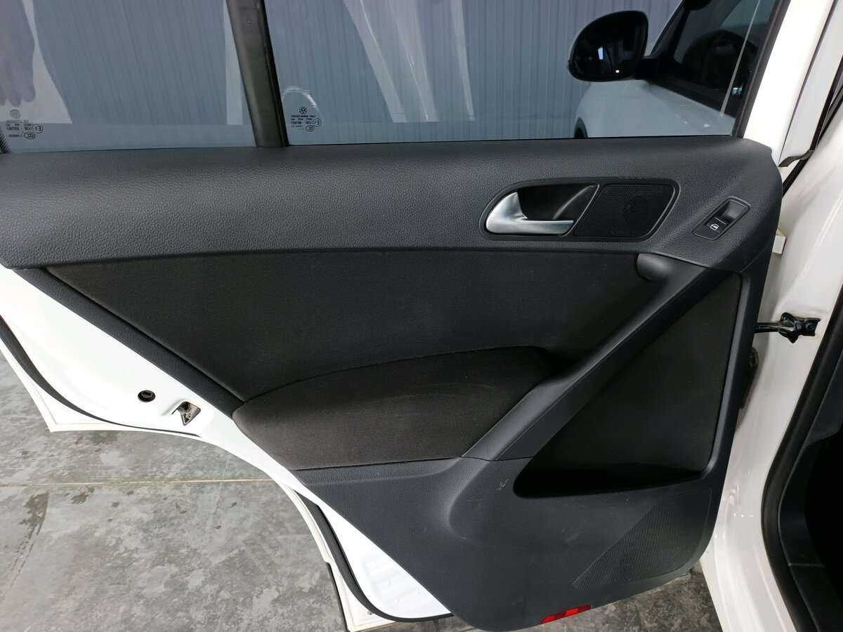 Б/У Фольксваген Тигуан 2013 года. Фото: #17