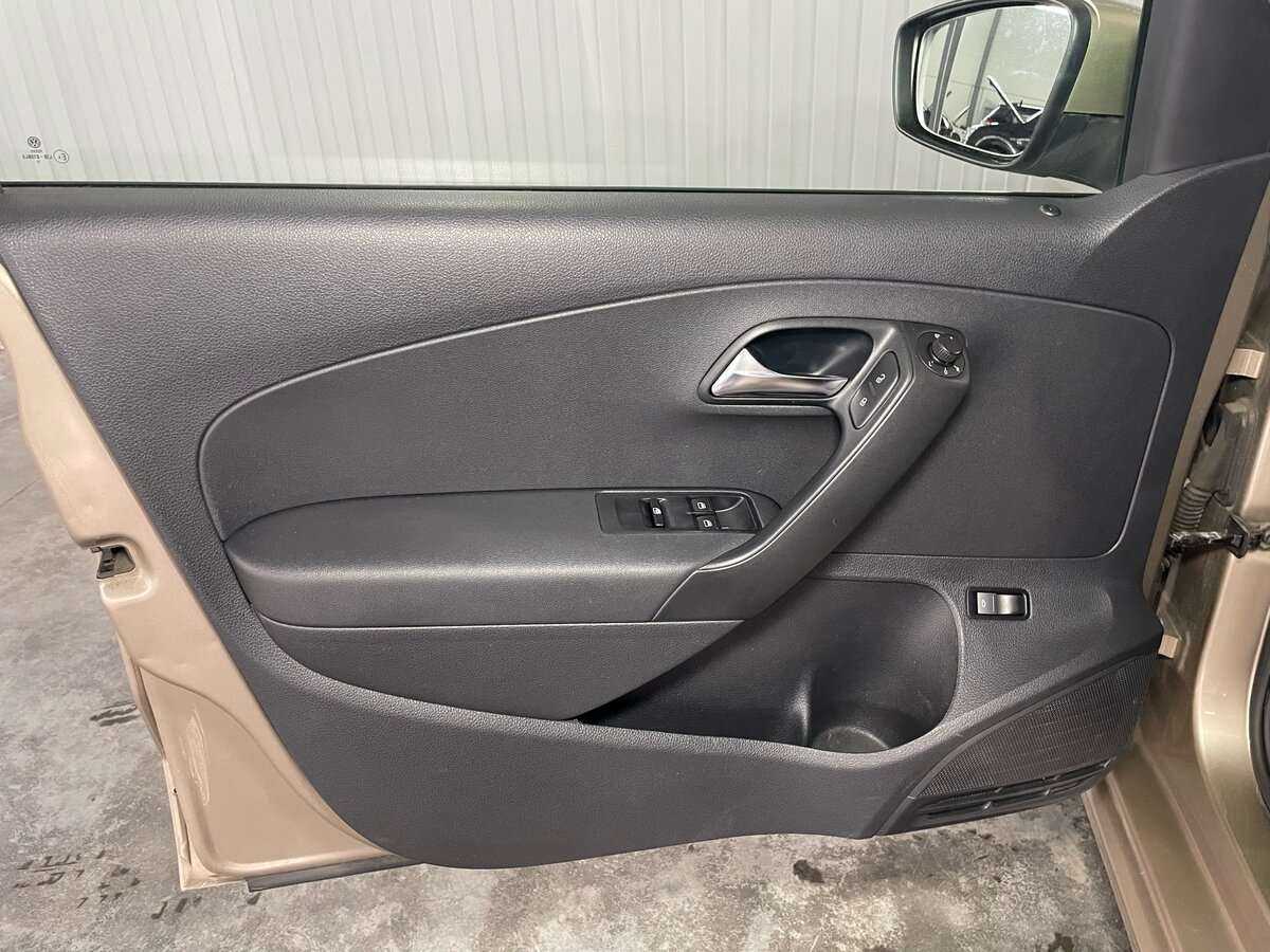 Б/У Фольксваген Поло 2016 года. Фото: #16