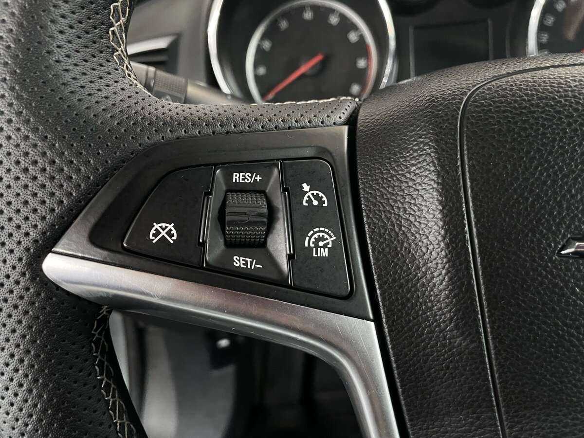 Б/У Опель Астра 2012 года. Фото: #8