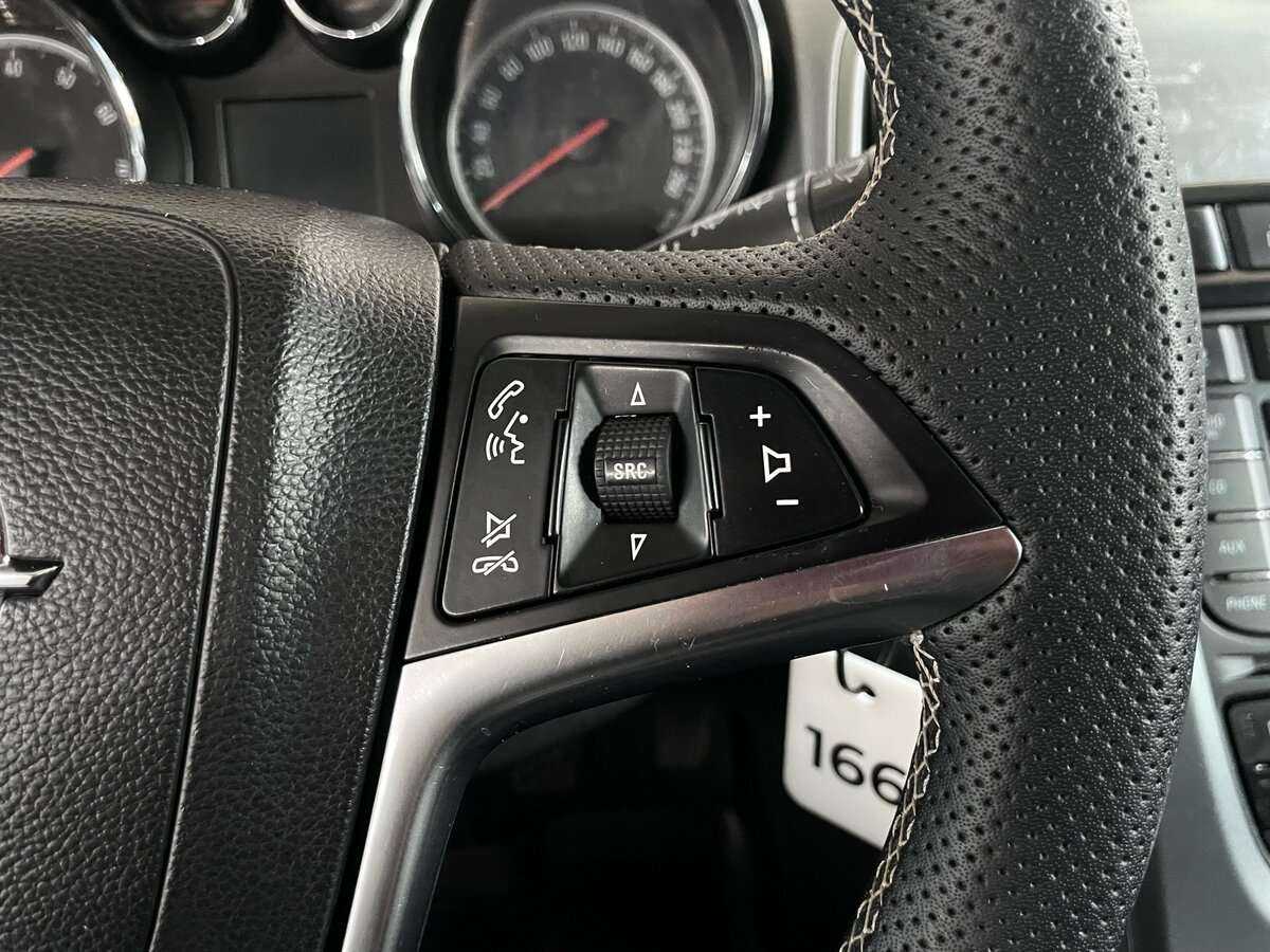 Б/У Опель Астра 2012 года. Фото: #9