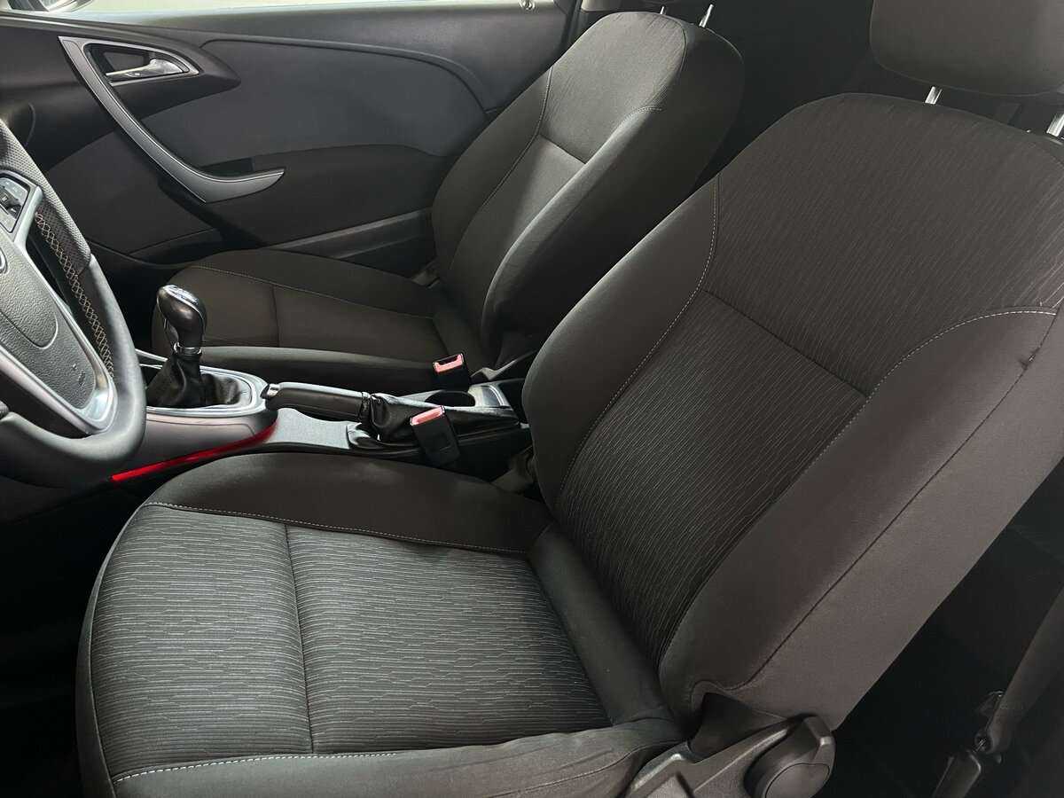 Б/У Опель Астра 2012 года. Фото: #13