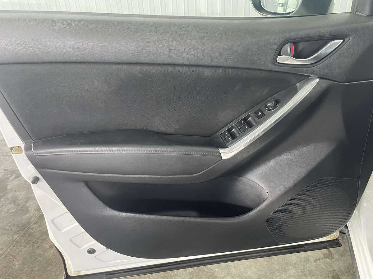 Б/У Мазда Ц-Икс-5 2016 года. Фото: #20