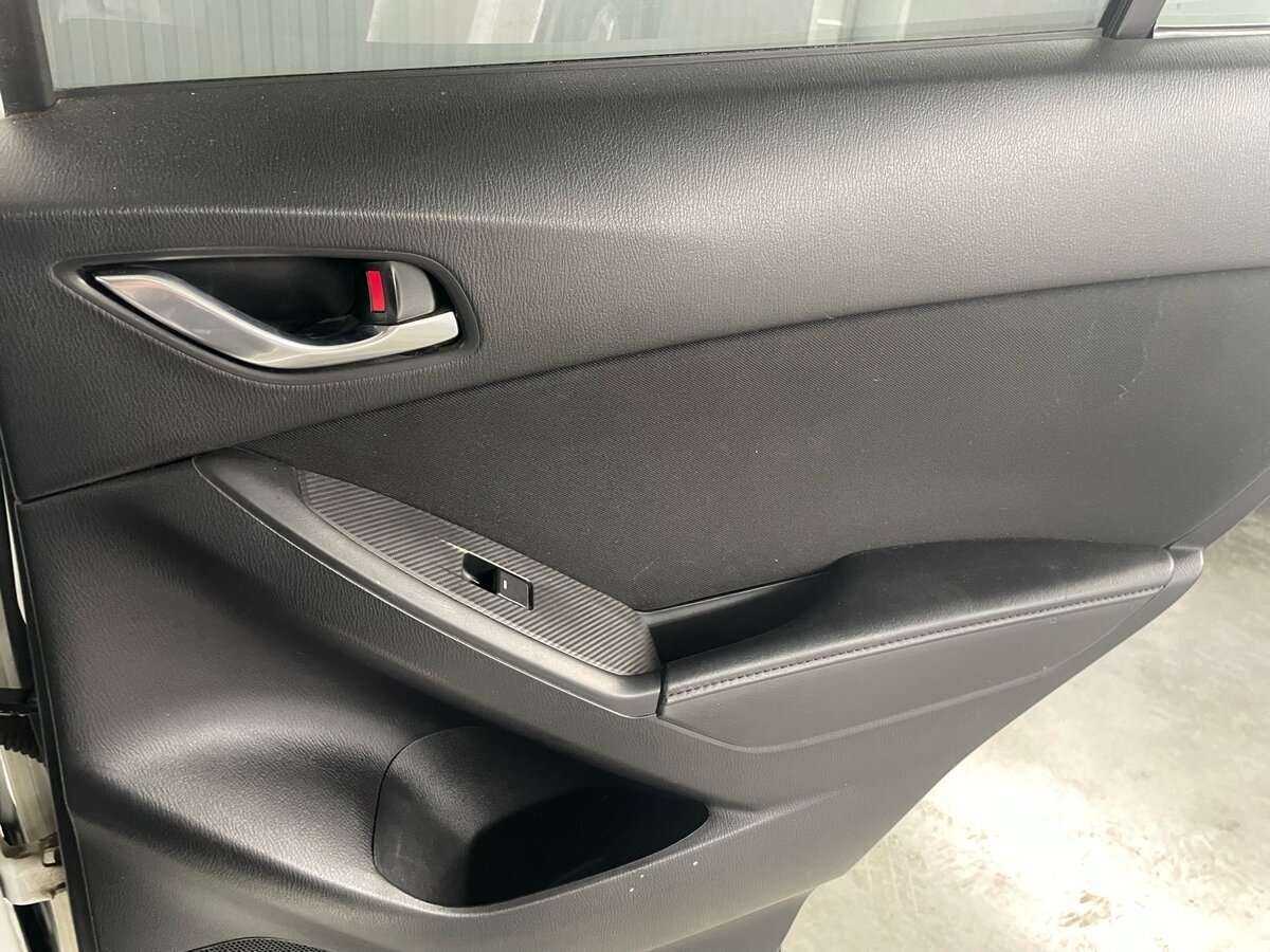 Б/У Мазда Ц-Икс-5 2016 года. Фото: #23