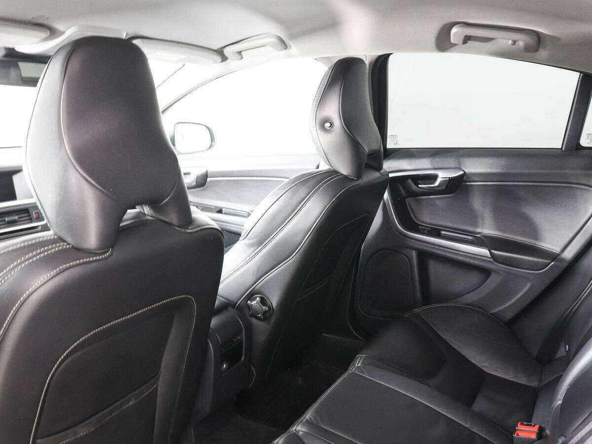 Б/У Вольво С60 2014 года. Фото: #10