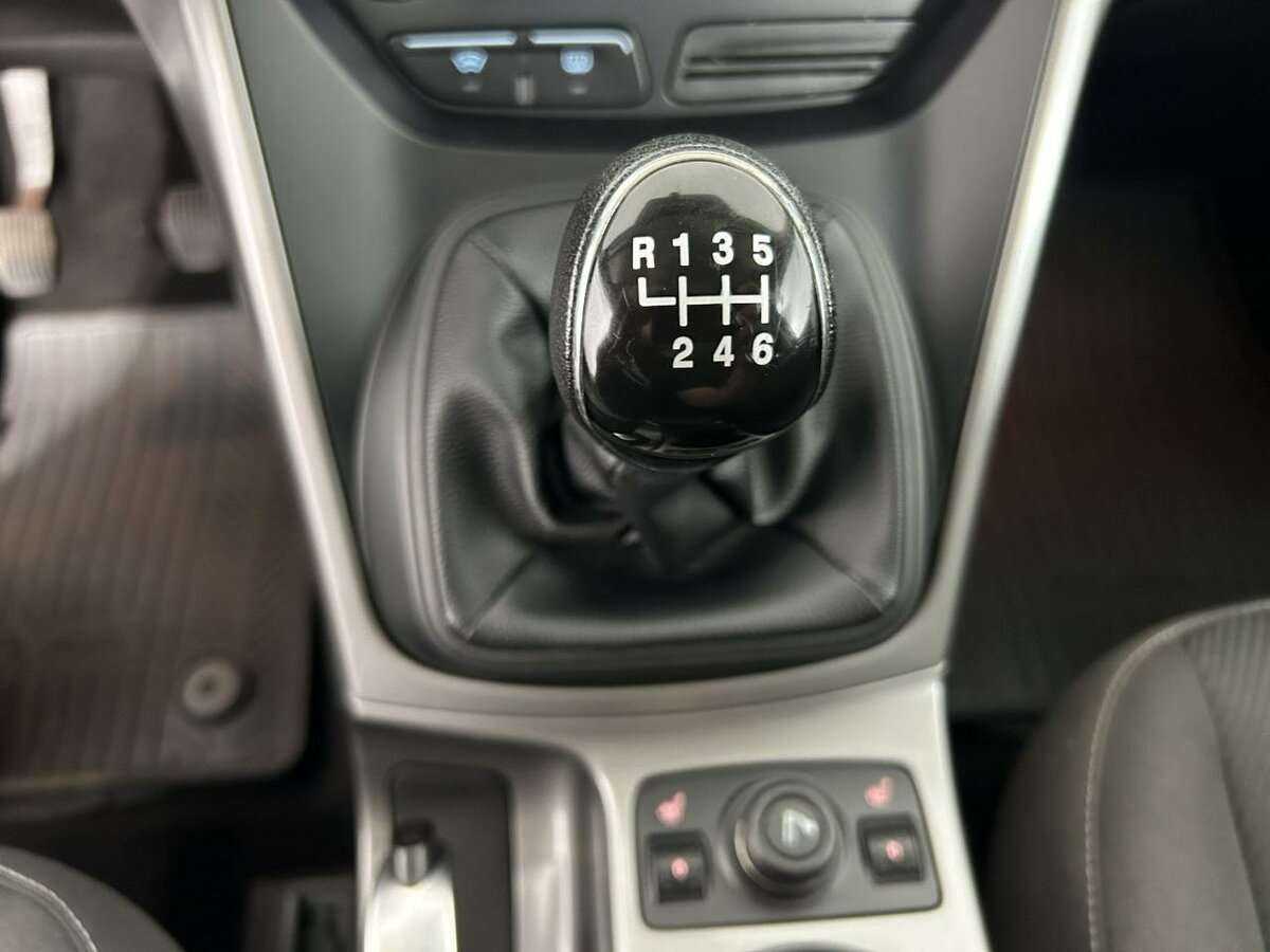 Б/У Форд Куга 2015 года. Фото: #12