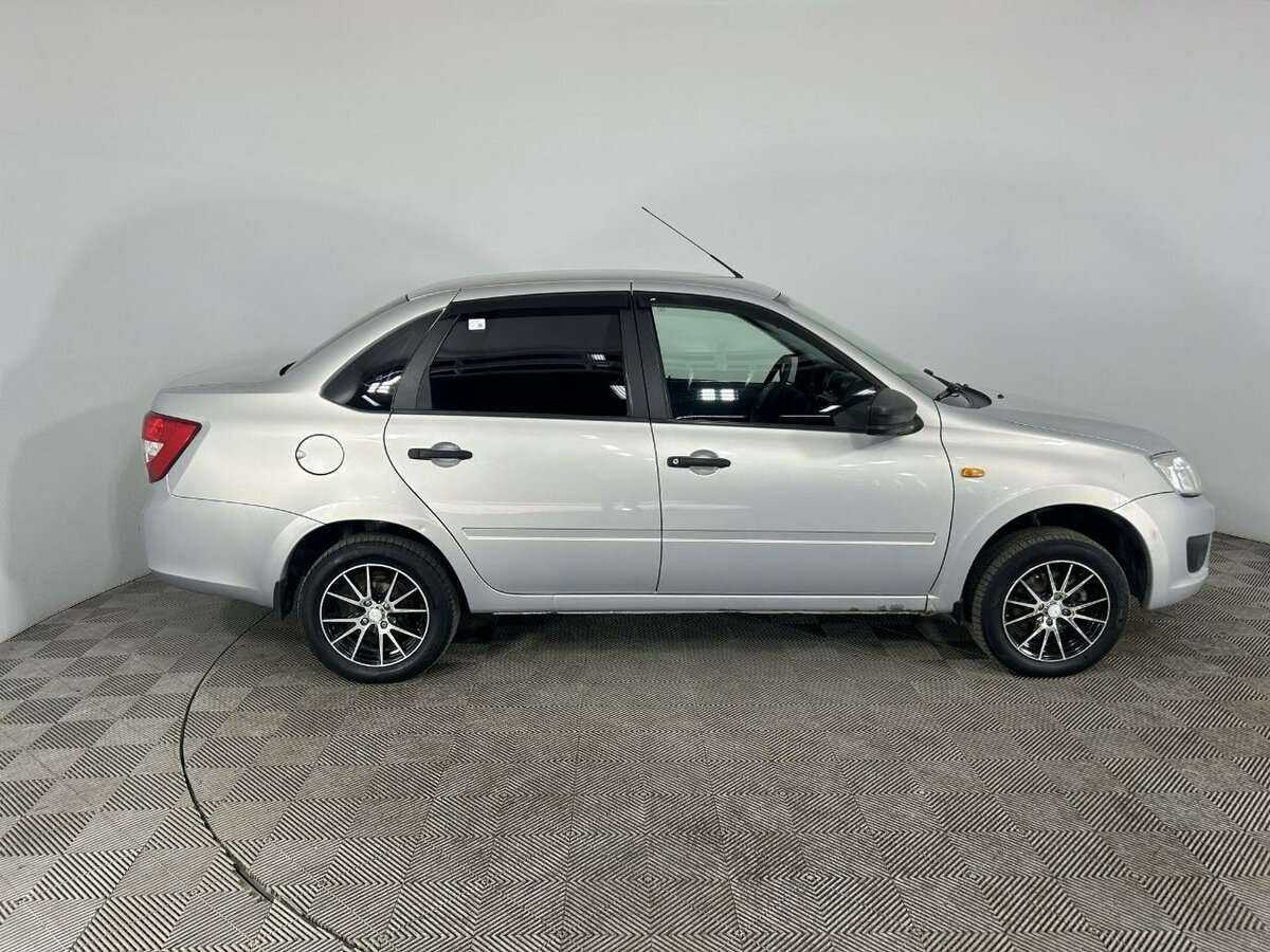 Б/У Лада (ВАЗ) Гранта 2017 года. Фото: #3