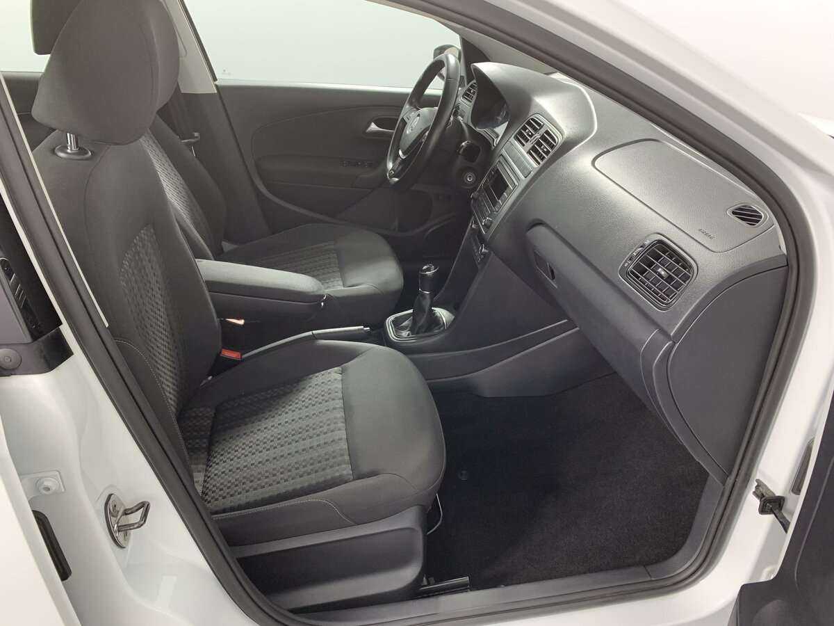 Б/У Фольксваген Поло 2019 года. Фото: #13