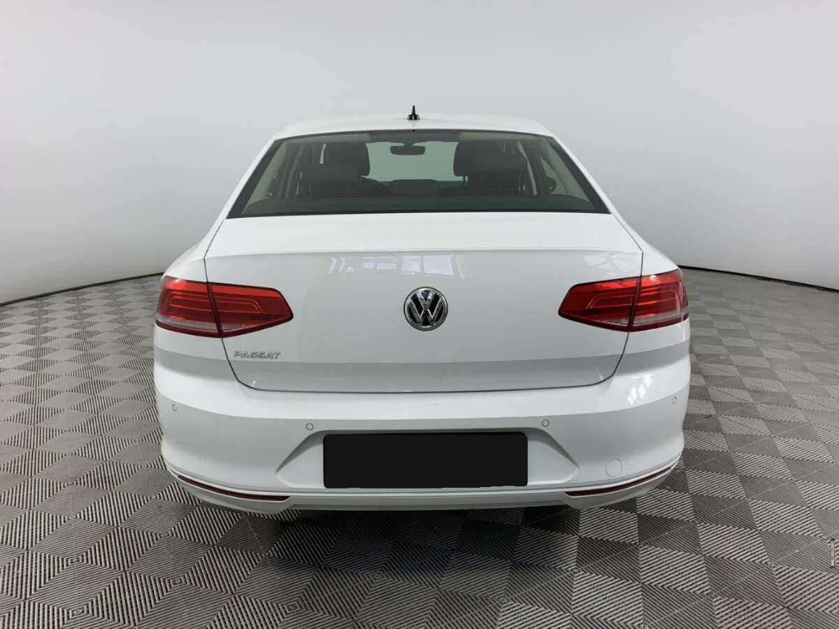 Volkswagen Passat 2019 года с пробегом. Фото: #5