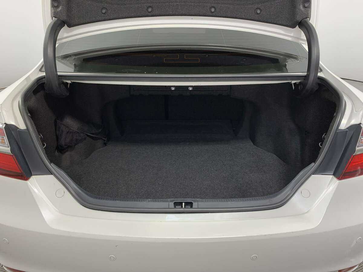 Б/У Тойота Камри 2016 года. Фото: #9