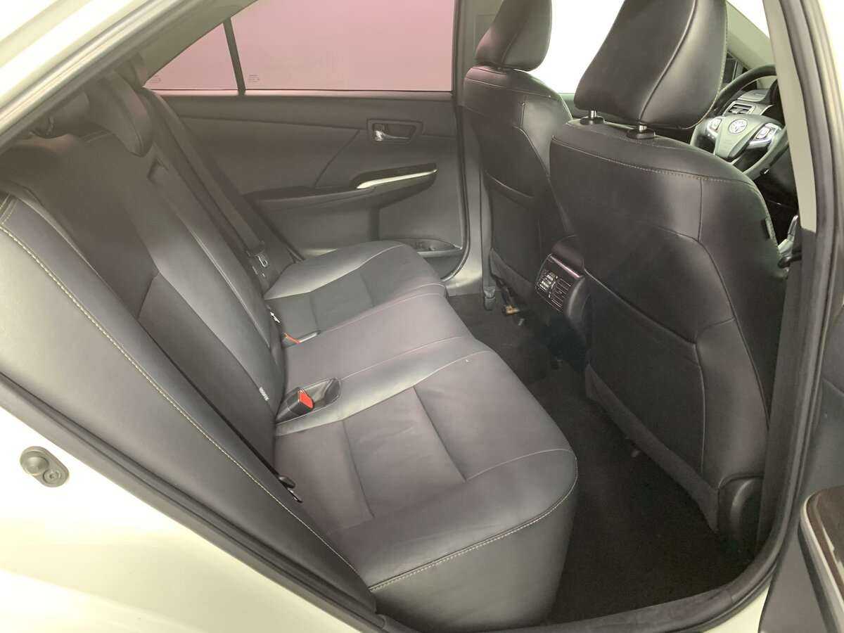 Б/У Тойота Камри 2016 года. Фото: #16