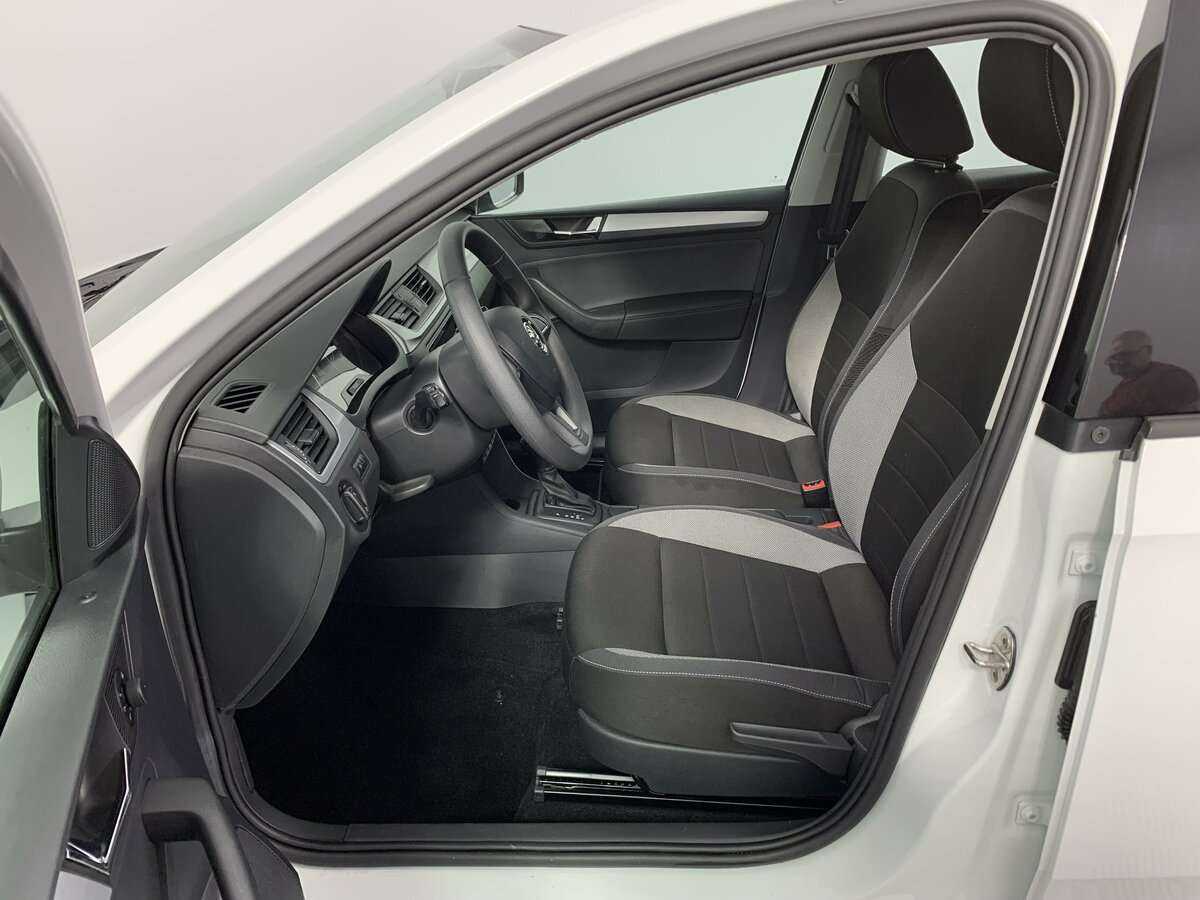 Б/У Шкода Рапид 2019 года. Фото: #13