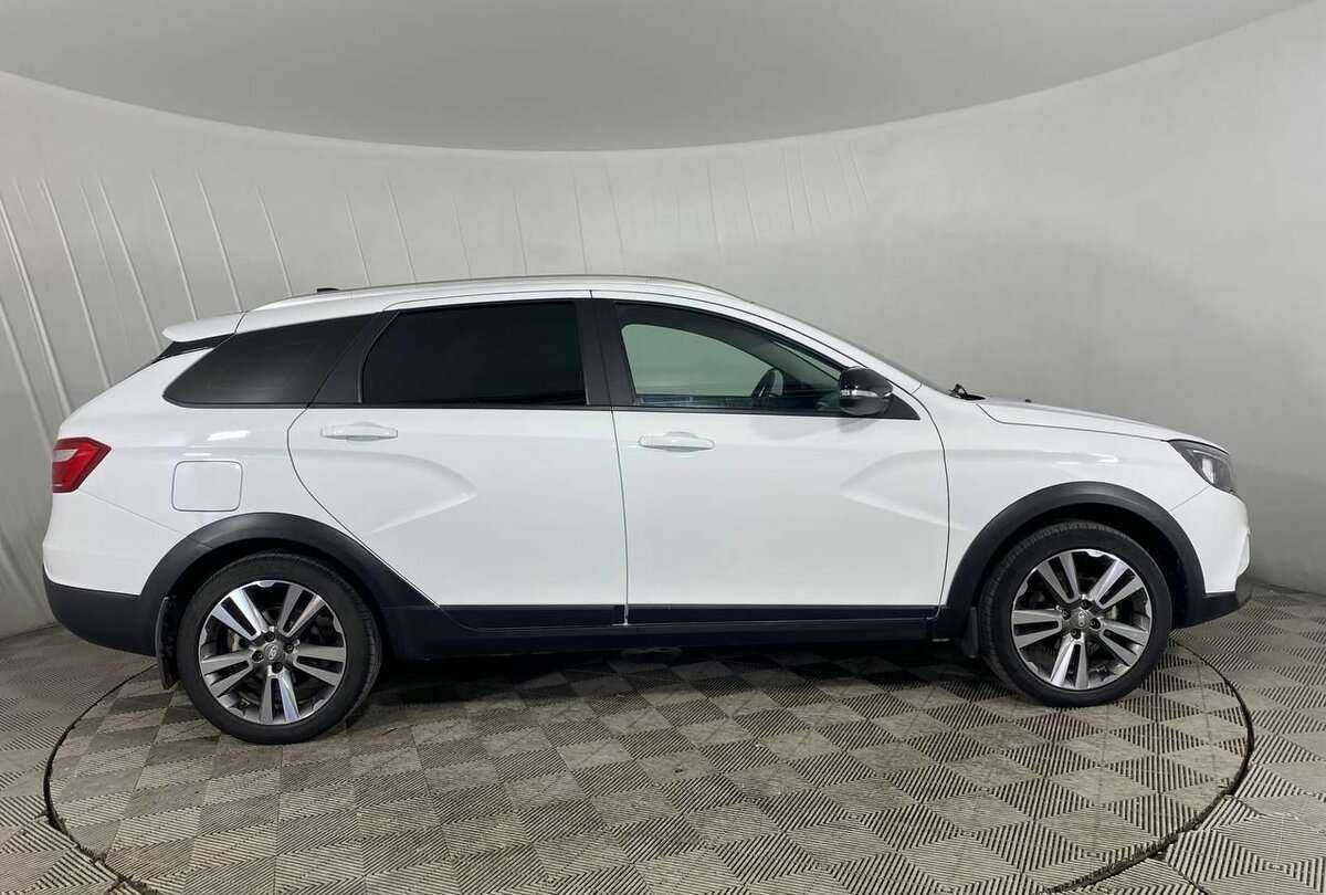 Б/У Лада (ВАЗ) Веста 2021 года. Фото: #3