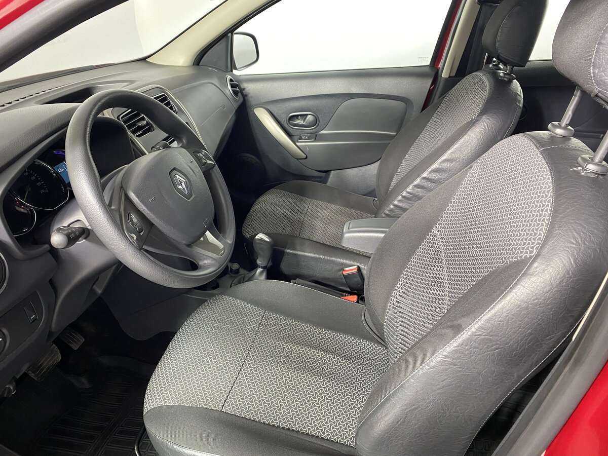 Б/У Рено Сандеро 2015 года. Фото: #9