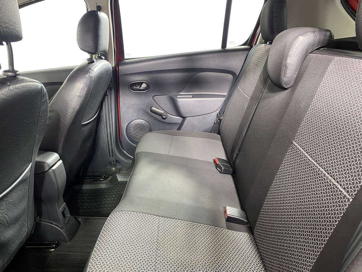 Б/У Рено Сандеро 2015 года. Фото: #10