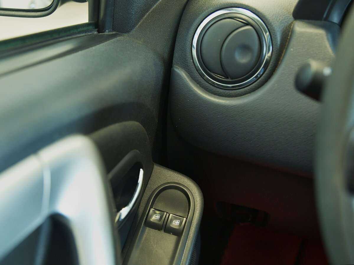 Б/У Ниссан Террано 2017 года. Фото: #9