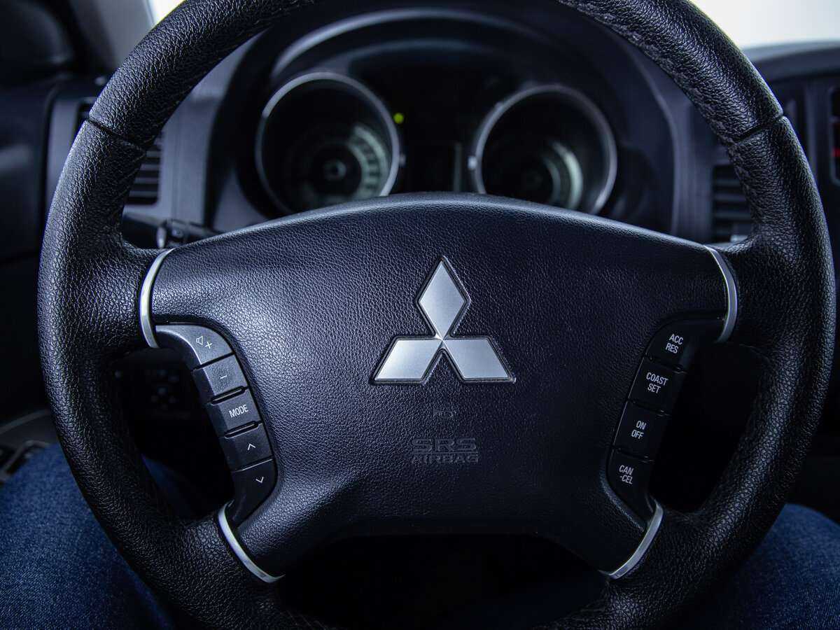 Mitsubishi Pajero 2012 года с пробегом. Фото: #9