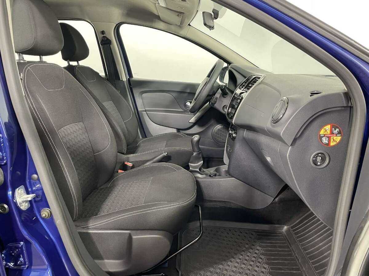 Б/У Рено Логан 2016 года. Фото: #13