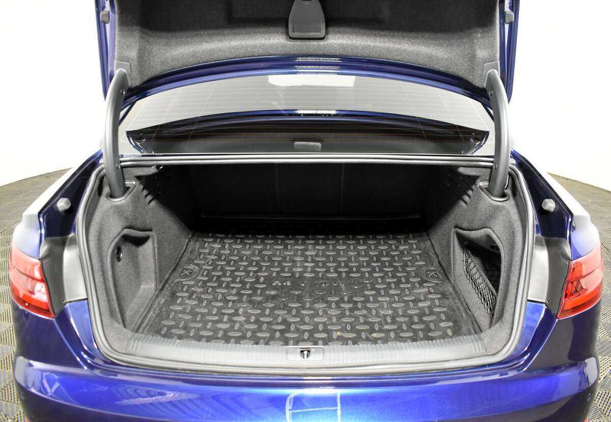 Audi A4 2018 года с пробегом. Фото: #7